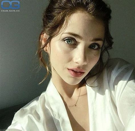 emily rudd nude|Emily Rudd Nudes & Pictures and PORN Videos (2024).